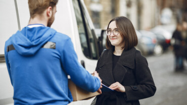 Discover the best Luton van hire Birmingham has to offer. Hire our Maxi Low Luton LWB for house moves, business relocations, and more.