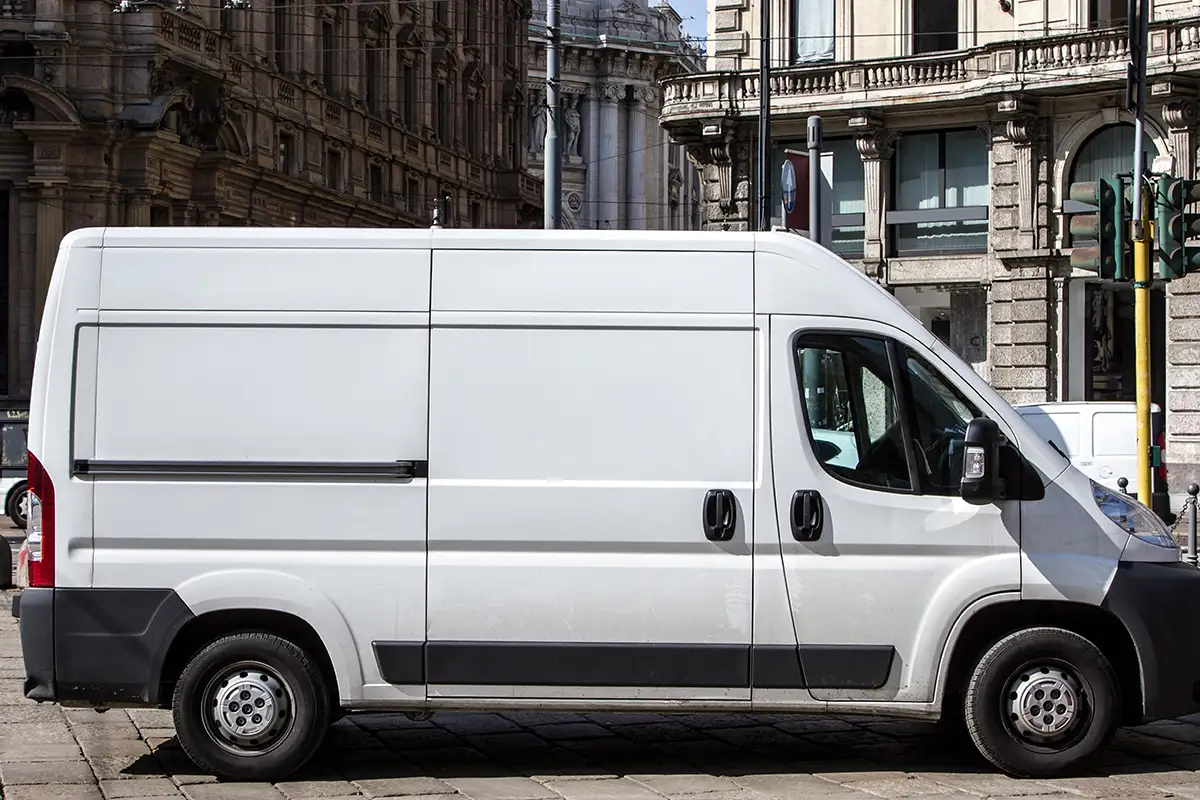 Van hire Stourbridge is the smart choice for student moves. Hire a van from Brierley Hill Self Drive and take the stress out of term-time transitions.